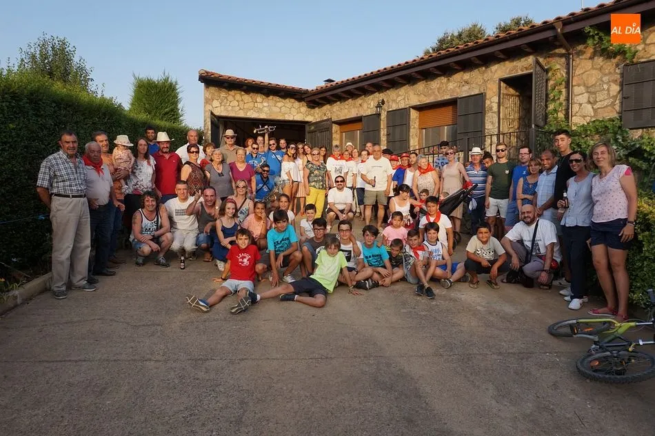 Los habitantes de Aldeanueva disfrutaron un año más del Paseo por las Bodegas del pueblo