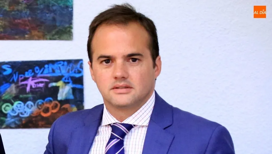 Ángel Molina estima que por el ritmo de las obras el edificio de usos múltiples estará finalizado este año