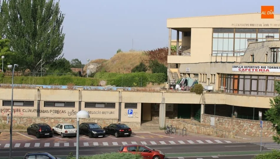 Aspecto que presentaban esta tarde las piscinas. Fotos: Alberto Martín
