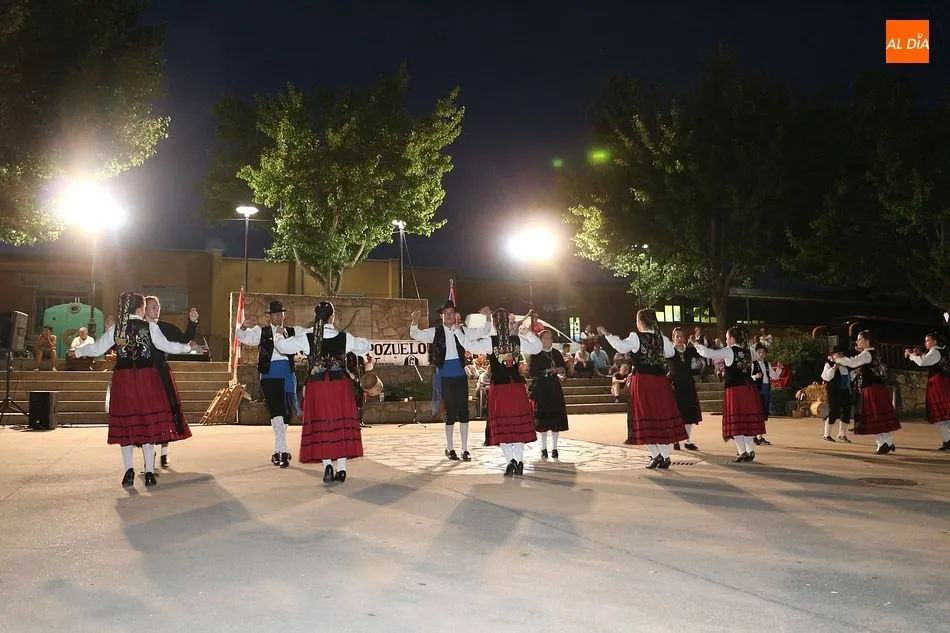 El Grupo Folclórico El Torreón volvió a actuar de anfitrión del certamen