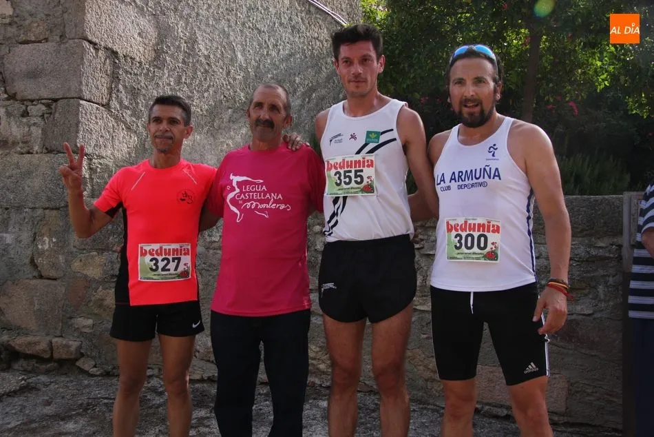 Ignacio González y Yaiza Sánchez, ganadores en la Legua Castellana de Monleras  