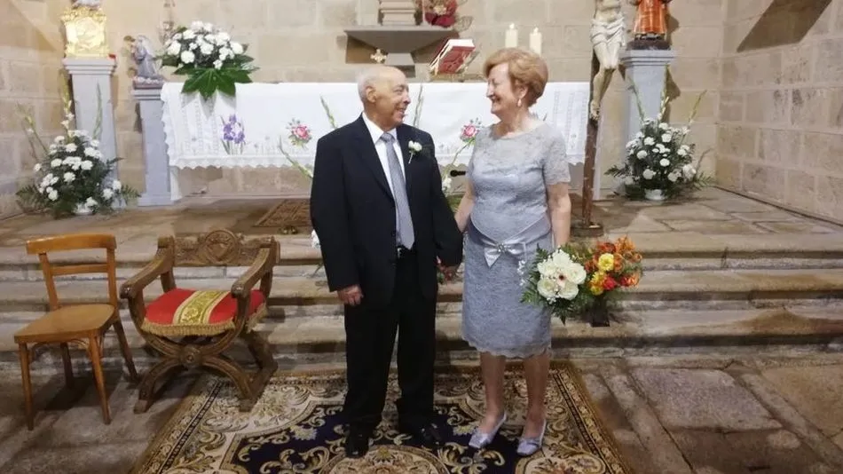 Socorro y José Antonio celebraron sus Bodas de oro acompañados de familiares y amigos