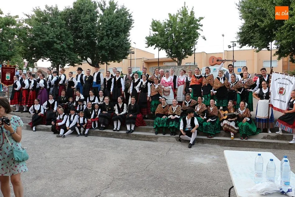 El Primer Encuentro Folclórico unió a decenas de artistas tradicionales en una innovadora...