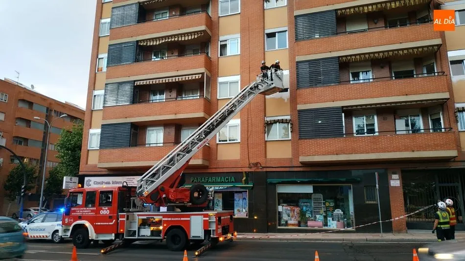 Bomberos actuando en la zona / Foto: Kiko Robles.