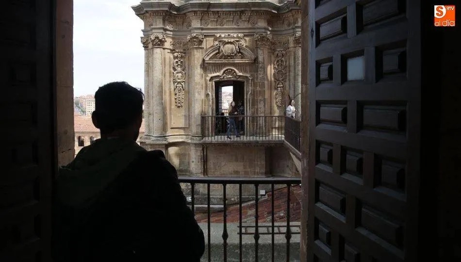Subir a las torres de la Real Clerecía de San Marcos al anochecer es una interesante actividad