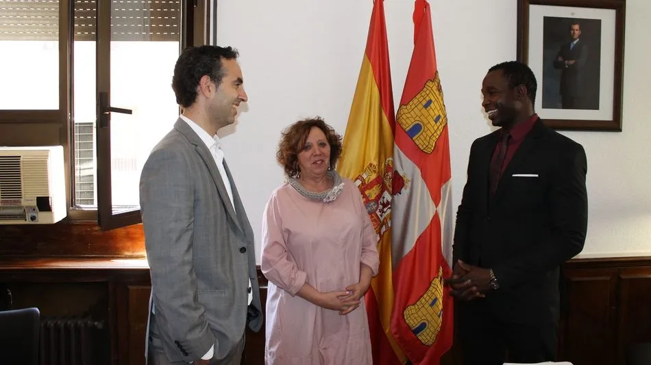 Encarnación Pérez recibió a Cheikn Mbaye Seck y a Óscar García