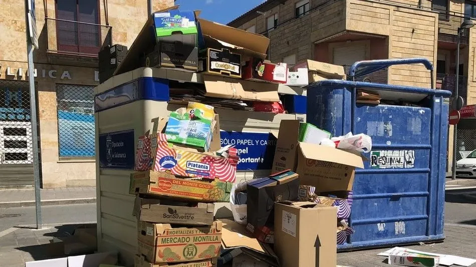 Cartones pertenecientes a comercios de Villamayor.