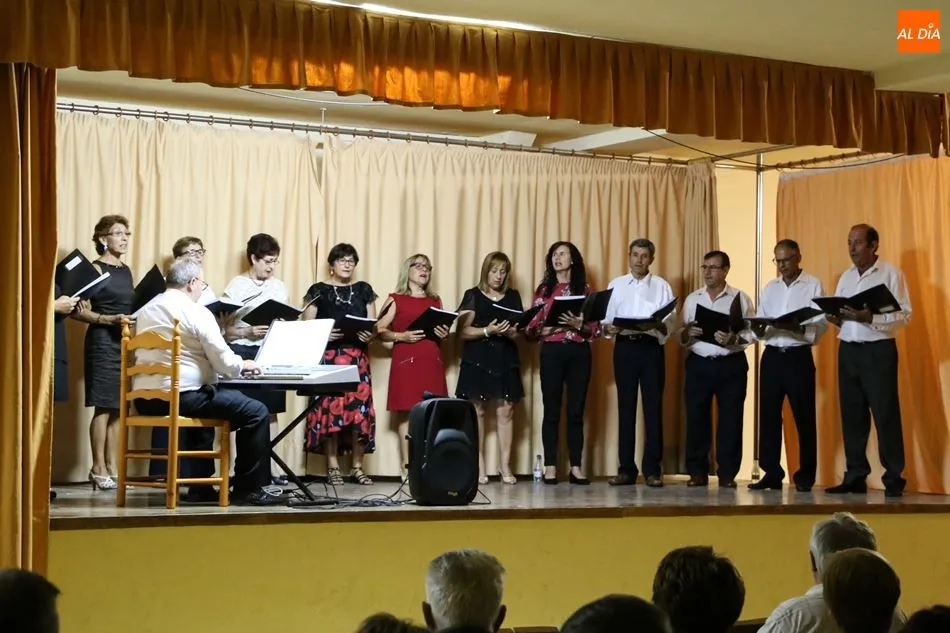 El grupo Albahaca ofreció un concierto en el salón del Ayuntamiento