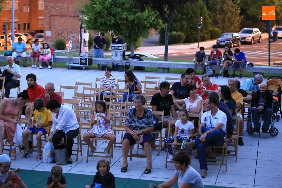 Una parte del público preparándose para ver la película / Foto: Alberto Martín.