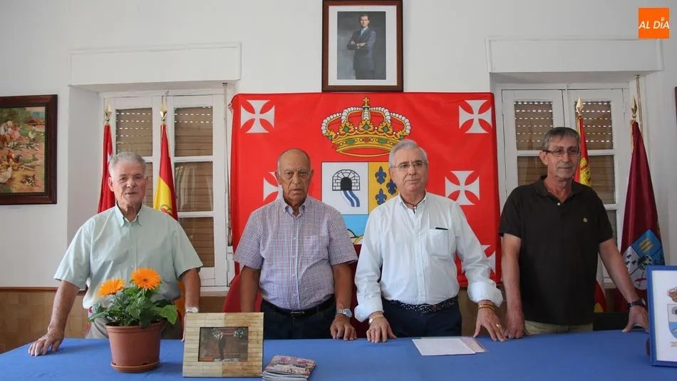 En el acto, Francisco Alonso estuvo acompañado por sus predecesores