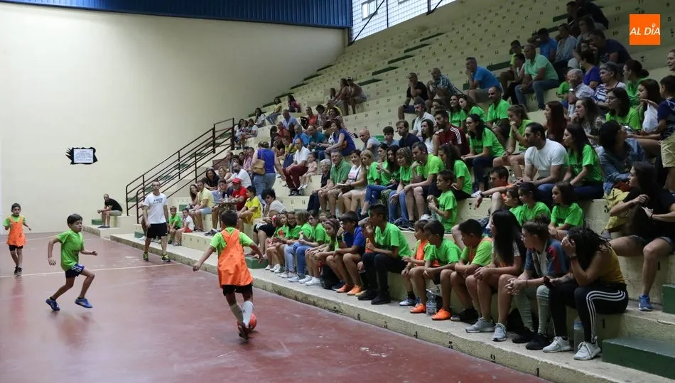 Los más pequeños abren las finales del campeonato que se disputan la noche de este domingo