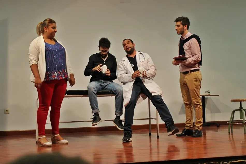 Un momento de la divertida representación de Hospital Comarcal, con el grupo Brainstorming de Ledesma