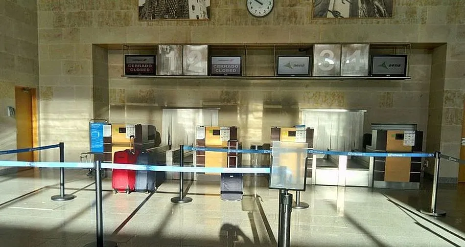 El aeropuerto de Salamanca, a la cola en movimiento de pasajeros
