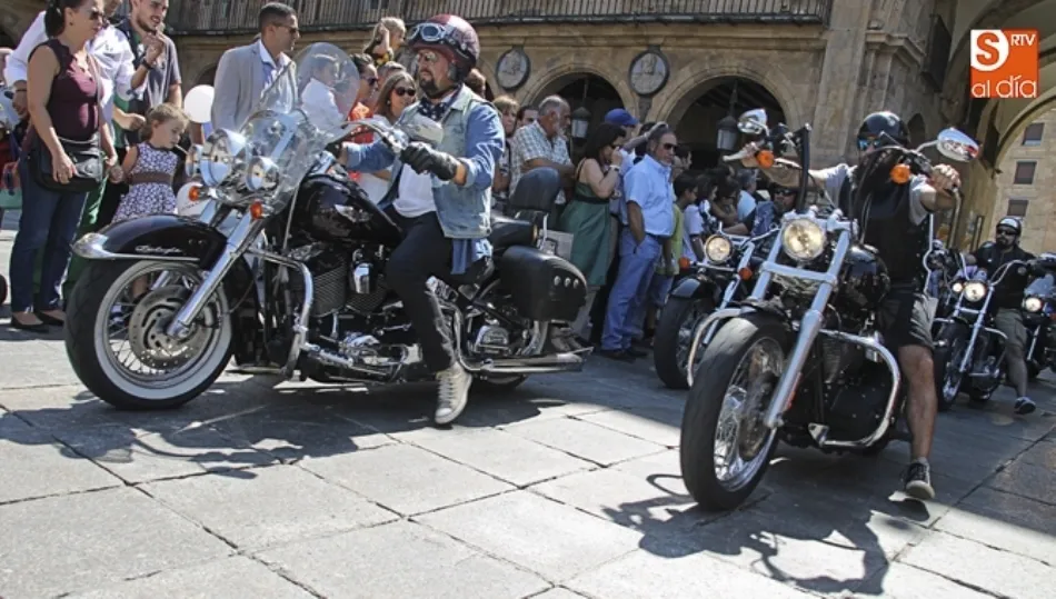 La 8ª Custom Bike Day, organizada por los clubes de motos Toros Bravos MC, Bandoleros MC y Harley Davidson Salamanca, es una ruta por las calles de la ciudad con parada en la Plaza Mayor