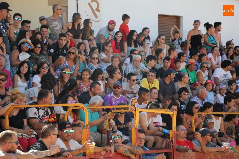 Villarino comienza sus espectaculos taurinos con un festejo de recortes y el II Toro de Cajón de...