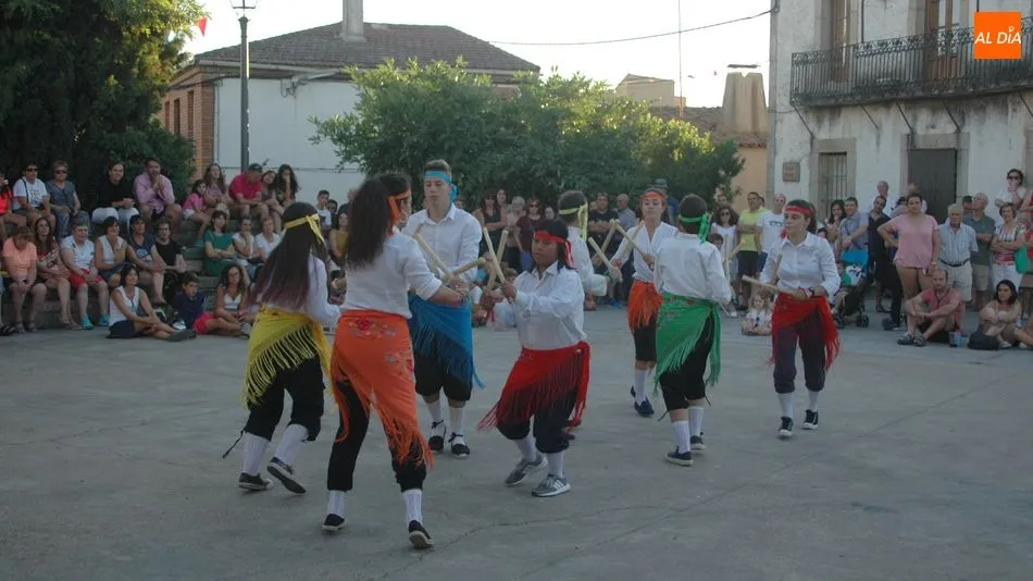 Los bailes charros congregaban a numeroso público este martes en Monleras / SILVESTRE