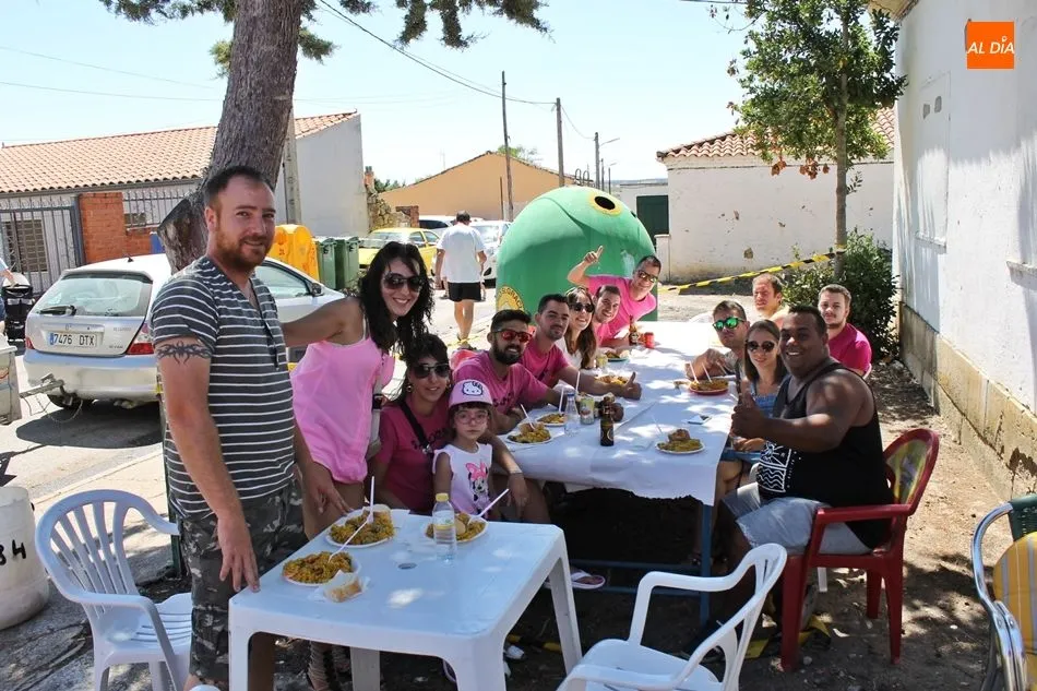 Paella popular en Almenara de Tormes