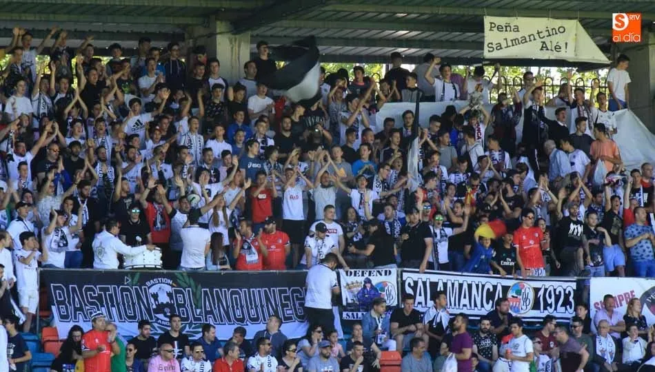Espectacular ambiente del Fondo Sur en un partido de la pasada campaña.