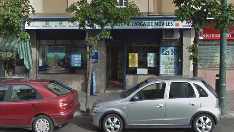 Administración de Lotería del paseo del Rollo 101, donde se vendía un décimo del primer premio de la Lotería Nacional