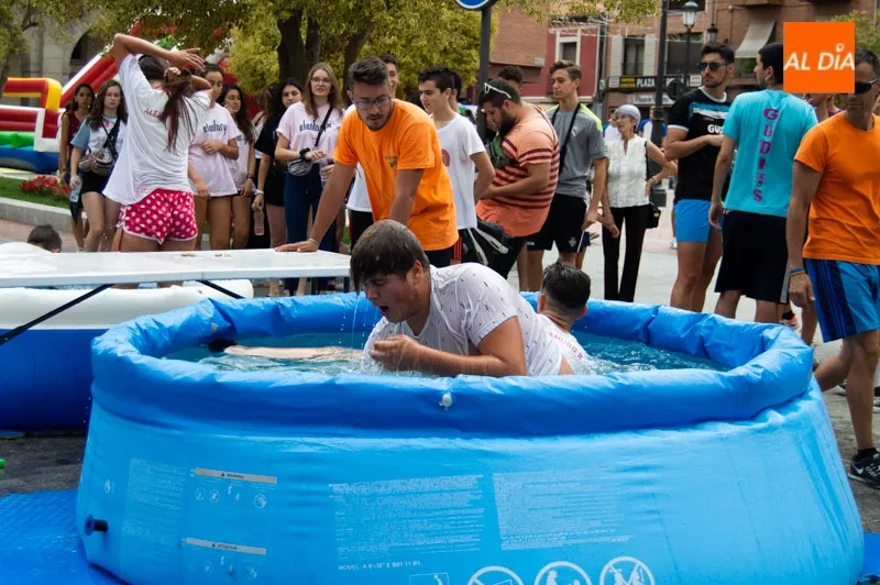 45 grupos participaban este miércoles de ferias en la gran Yincana de peñas
