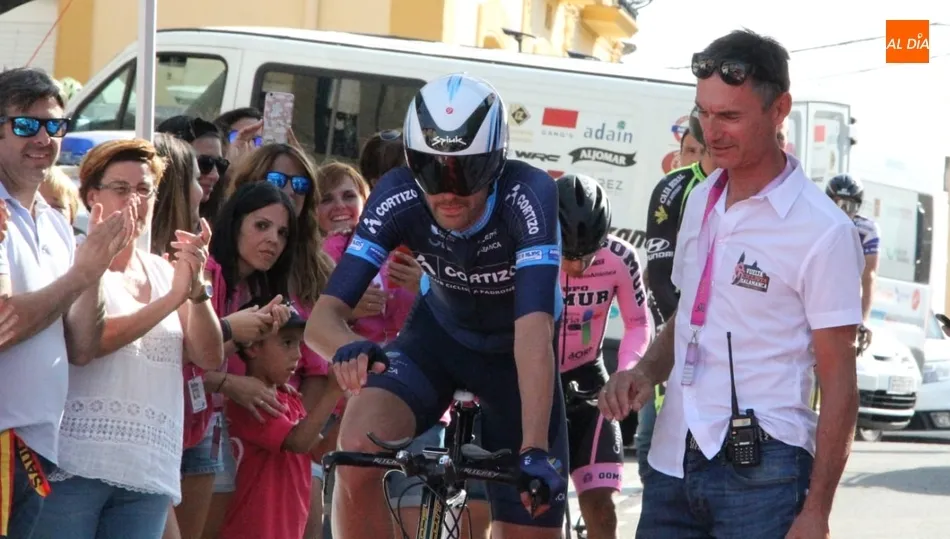 Gonzalo Cubino, hijo de Lale Cubino, fue el encargado de abrir la crono / MARIBEL SÁNCHEZ