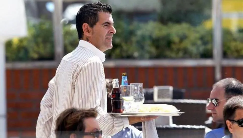 Las ramas de hostelería, comercio y reparación de vehículos, educación, actividades profesionales, científicas y técnicas y actividades financieras y de seguros concentran más de la mitad (54%) de todas las horas extras no pagadas que se trabajaron en Esp