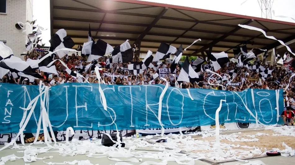 	Aficionados de Unionistas en las Pistas del Helmántico. Foto USCF-Rubén Arévalo