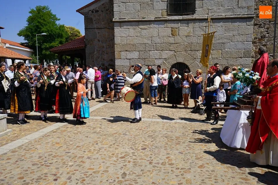 El colorido Ofertorio tuvo lugar en la Plaza Mayor