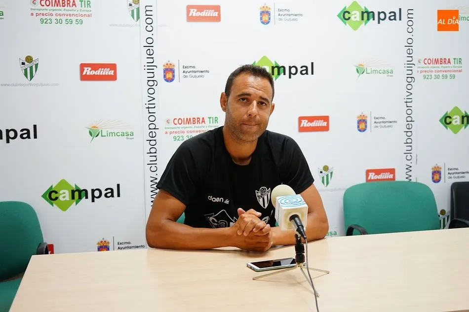 Ángel Sánchez afronta mañana su primer partido oficial como entrenador del Club Deportivo Guijuelo