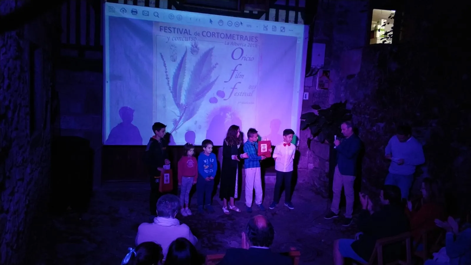 La proyección de cortos y entrega de premios tuvo lugar en dos jornadas en la plaza de Las Espeñitas