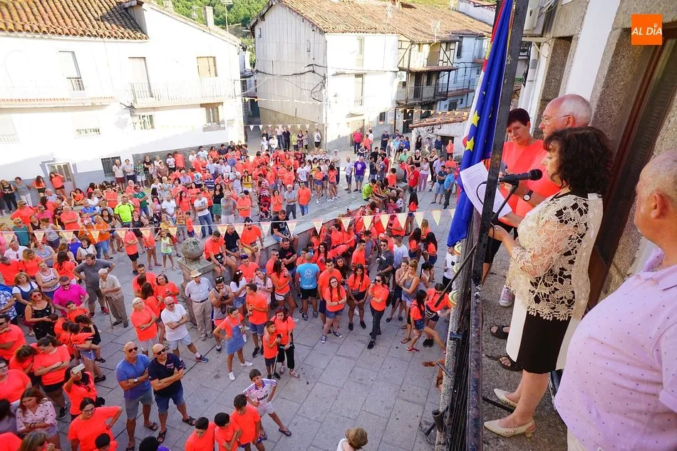 Charo Hernández ofreció su pregón de las fiestas de San Ramón desde el balcón del Ayuntamiento de El Cerro