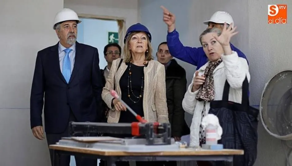 Pedro Grijalba, gerente provincial del Ecyl, y Cristina Klimowitz, concejal de Igualdad de Oportunidades, en una visita al CEAS de San José