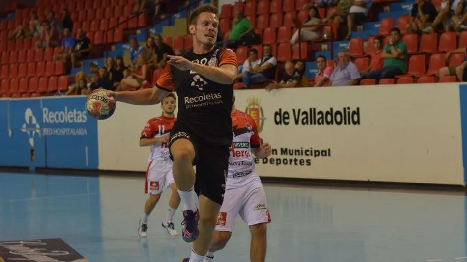 Los locales no se despegaron hasta la segunda parte, gracias a una defensa 5-1 que les permitió tomar una ventaja decisiva en los minutos finales.