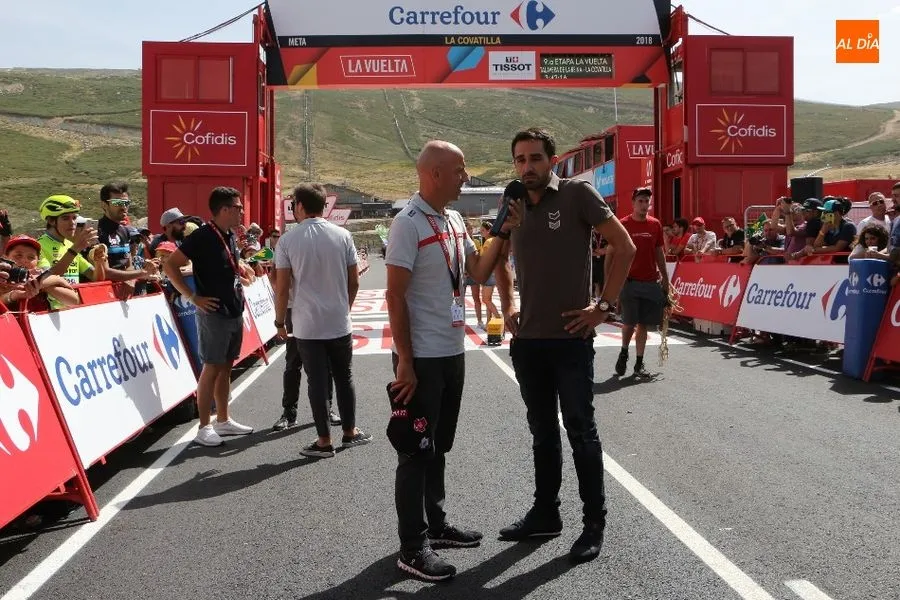 Alberto contador declarando ante la prensa.