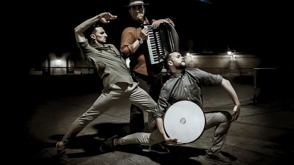 Cristián Martín, Alfredo Valero y Daniel Doña en una escena del montaje Nada personal