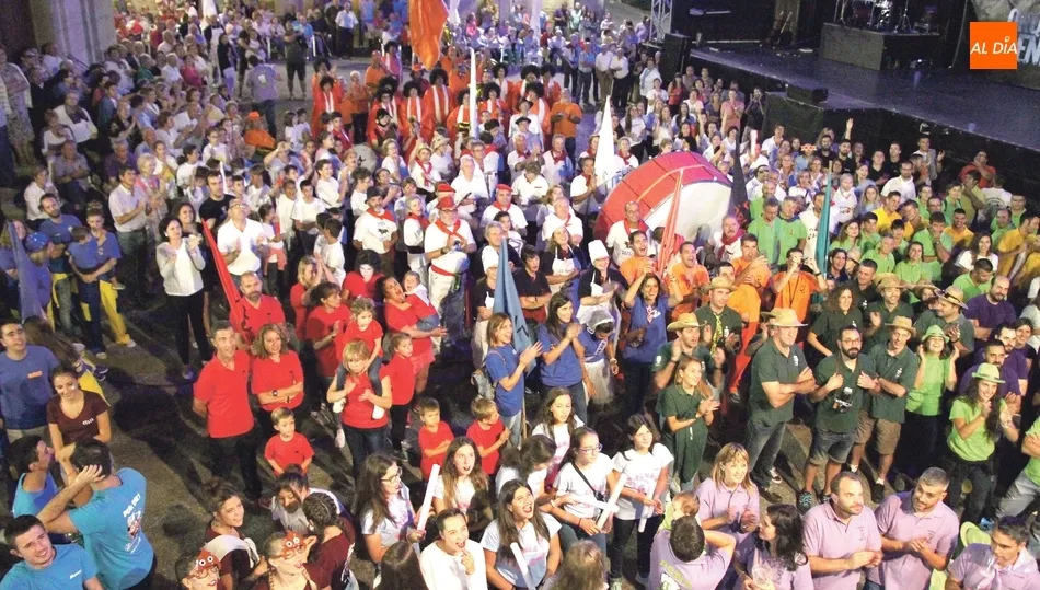 Desfile de peñas de 2017, este año será el jueves 6 de septiembre / CORRAL