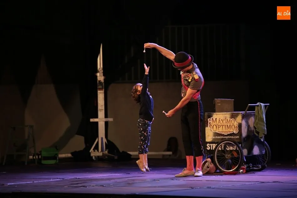 Un momento del espectáculo de Máximo, en Santa Marta. Foto: Alberto Martín