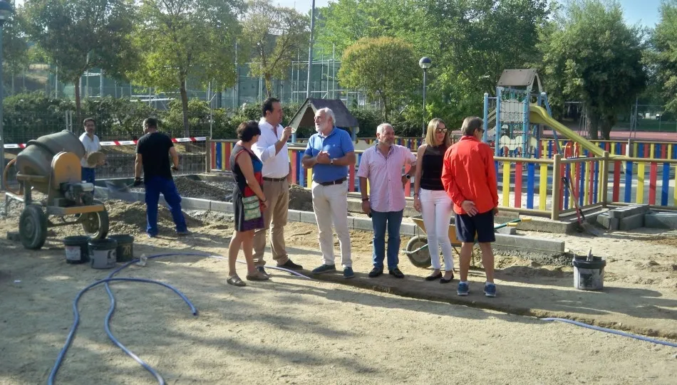 El alcalde David Mingo y la concejal Marta Labrador en su visita a estas obras