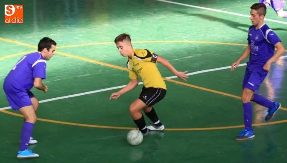 El frontón cubierto de San José acoge todo tipo de actividades deportivas