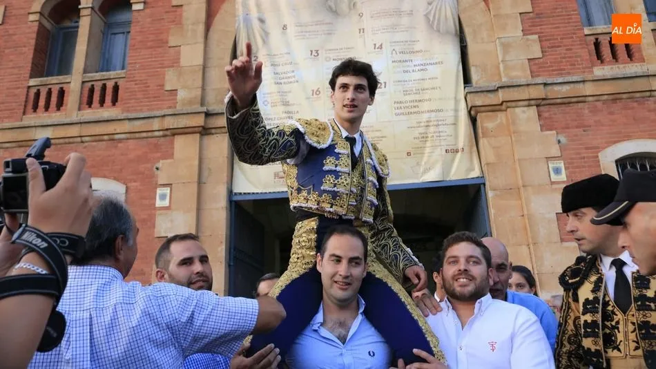 Antonio Grande abre la puerta grande de La Glorieta. Foto: Miguel Hernández