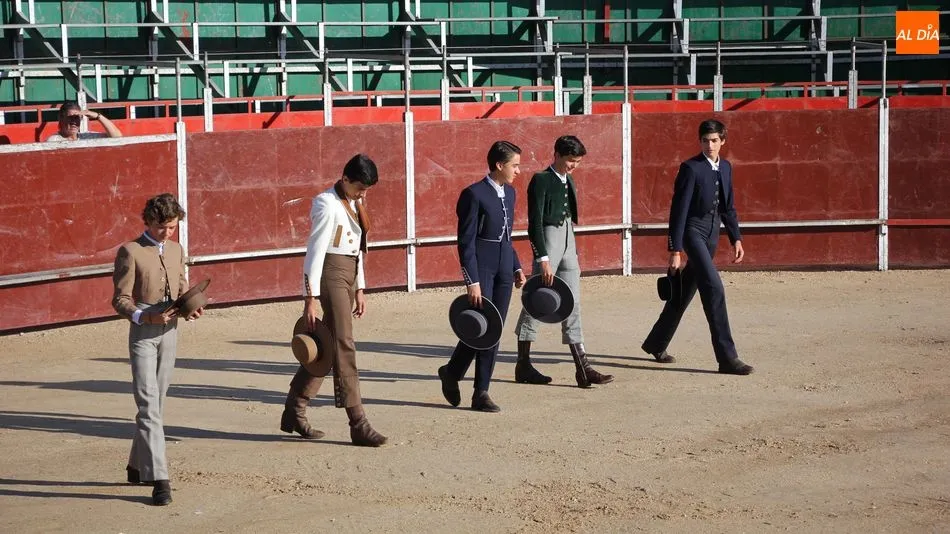 El público disfrutó con el primer festejo taurino de estas fiestas en Barruecopardo / MARIBEL