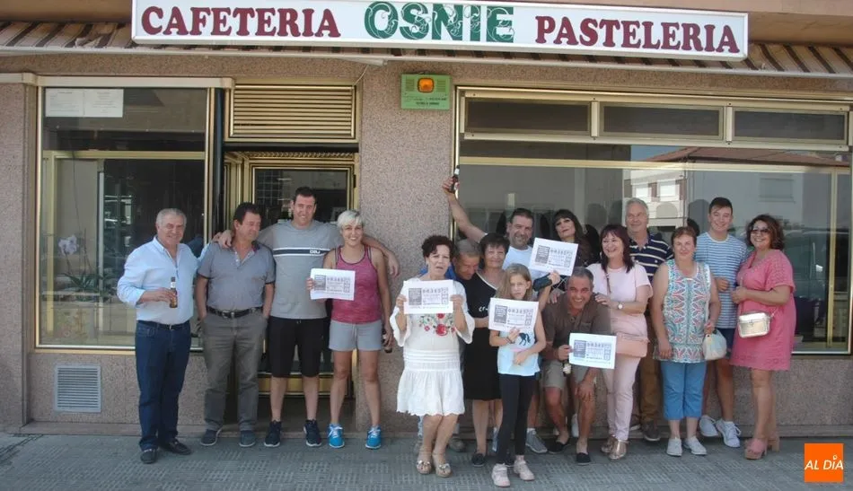 La pastelería Osnie reparte en Vitigudino 216.000 euros entre clientes y amigos  