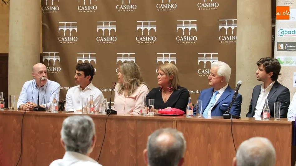 Mesa de participantes en la última tertulia de Los Aperitivos Taurinos del Casino. Foto: Miguel Hernández
