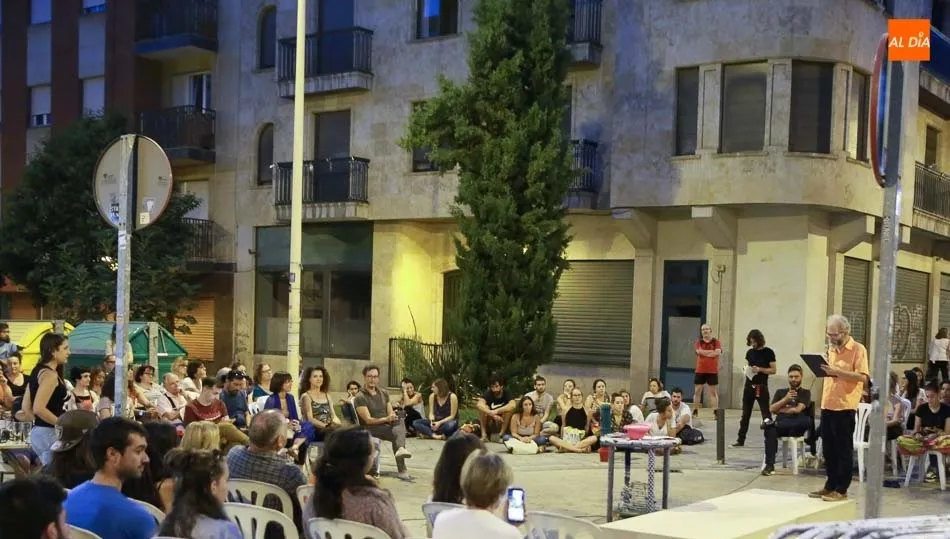 Un momento del Poetry Slam en el barrio del Oeste / Foto: Alberto Martín.