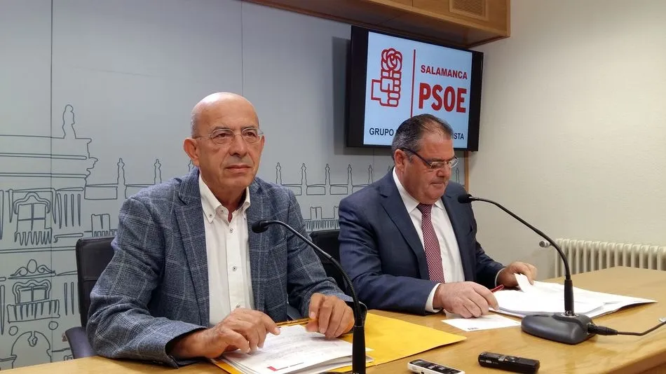 Los concejales socialistas Arturo Ferreras y Fernando Vegas