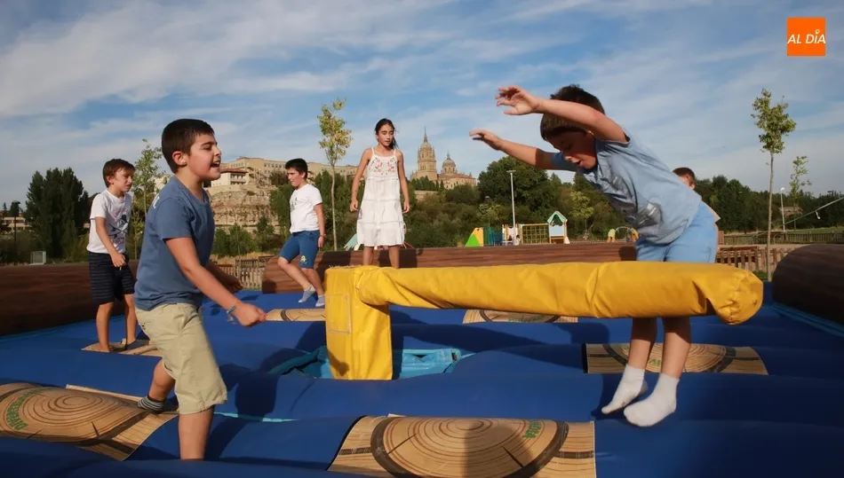 Los más pequeños disfrutaron de hinchables y juegos con motivo de la Semana de la movilidad / FOTOS: ALBERTO MARTÍN