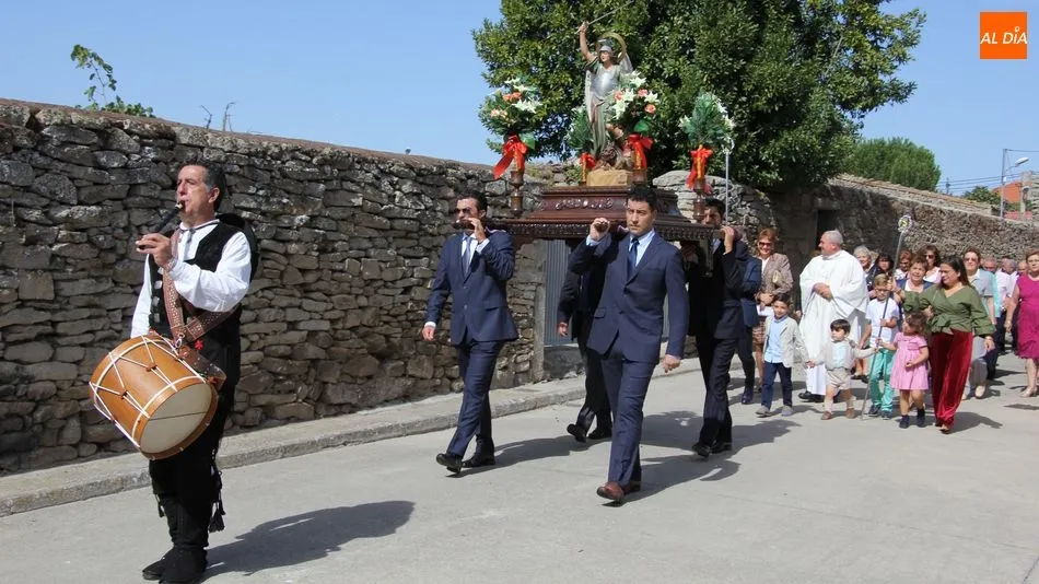 La procesión de San Miguel en Almendra se celebrará el próximo sábado tras la misa / ARCHIVO