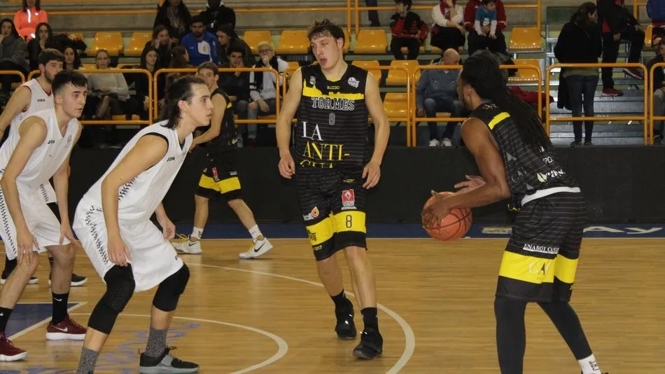 El club salmantino no ha podido tener esta temporada más equipos sénior.