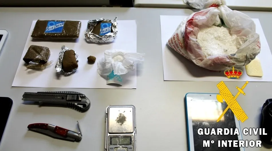 Droga y efectos intervenidos en esta operación