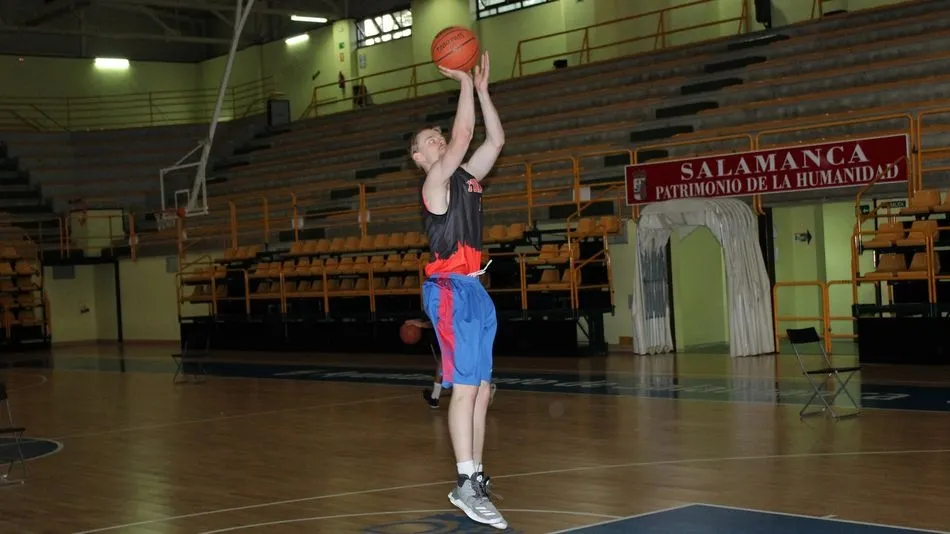 Jacob Round, jugador de La Antigua – CB Tormes